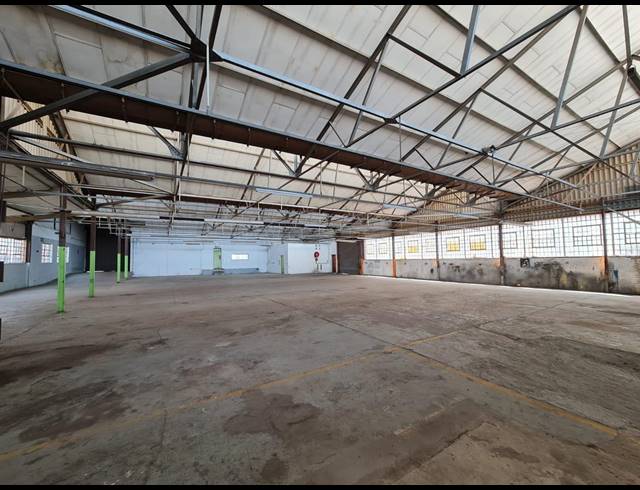 1,319M² WAREHOUSE TO LET IN BENROSE